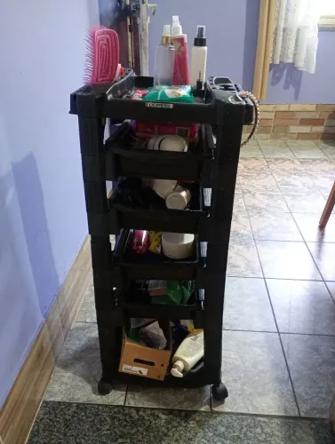 Vendo carrinho para salão de beleza .