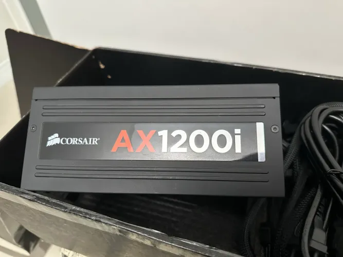 Fonte Corsair AX 1200i