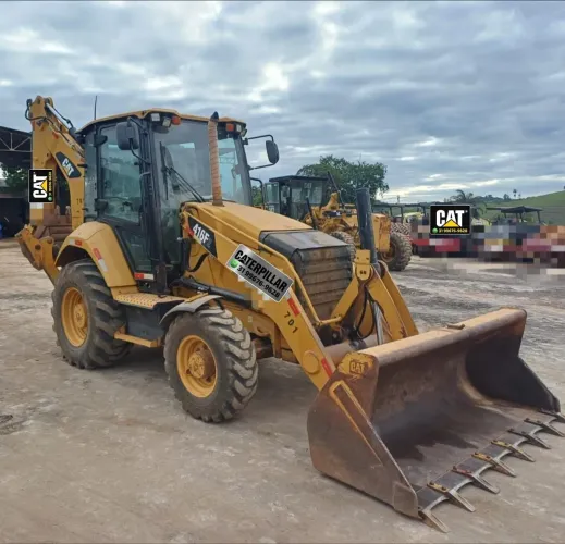 Retroescavadeira Caterpillar 416F2 4x4 cabinada
