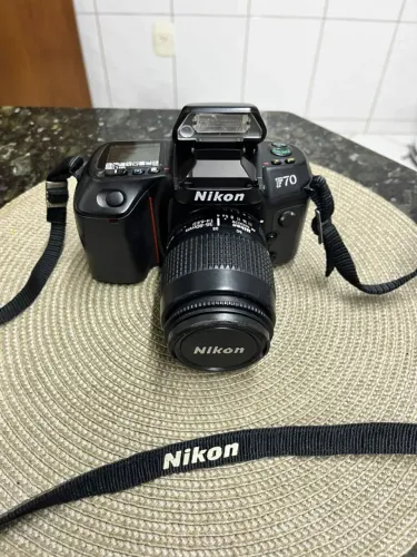 Nikon F70 + Lente Nikkor 35-80mm - Câmera Analógica
