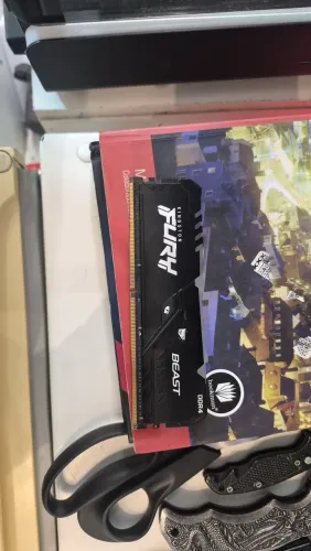 Memória Kingston Fury RGB 16GB DDR4 + fonte 750w pichau nidus
