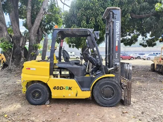 EMPILHADEIRA HYUNDAI 40D-9K - 4T 2016