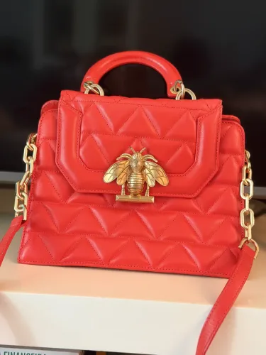 Bolsa de couro original Schultz abelha cor laranja com alça de couro e corrente dourada