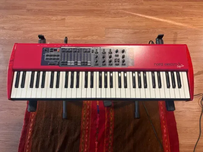 Nord Electro 2 SixtyOne 61 Teclas Órgão Hammond Piano de Palco