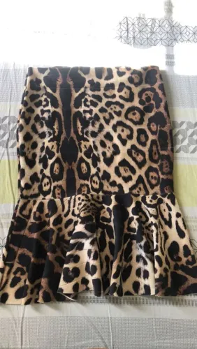 Saia com estampa de onça tamanho P