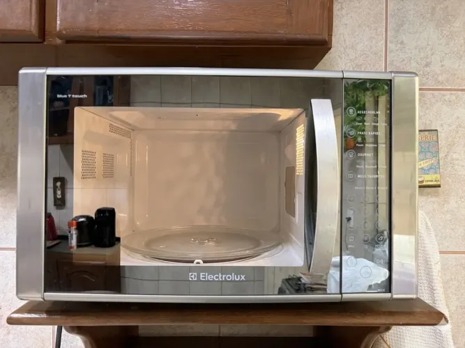 Microondas 31l Inox Electrolux painel Blue touch