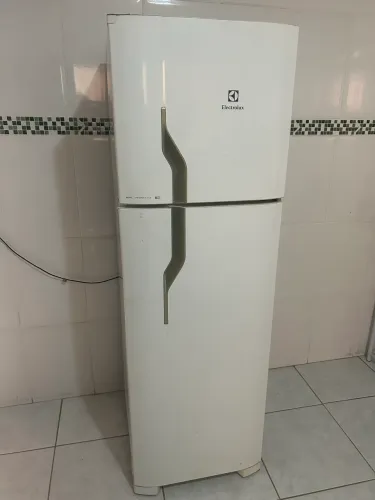 Geladeira Eletrolux DF45A 413 Litros!