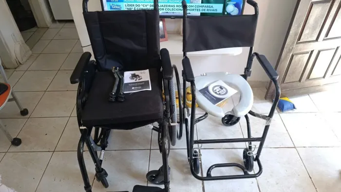 Cadeira de rodas e de banho