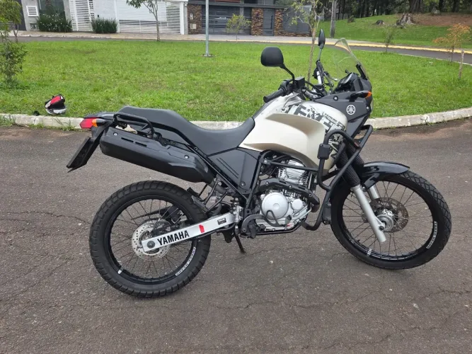 Vende-se Yamaha XTZ 250 - Tenerê
