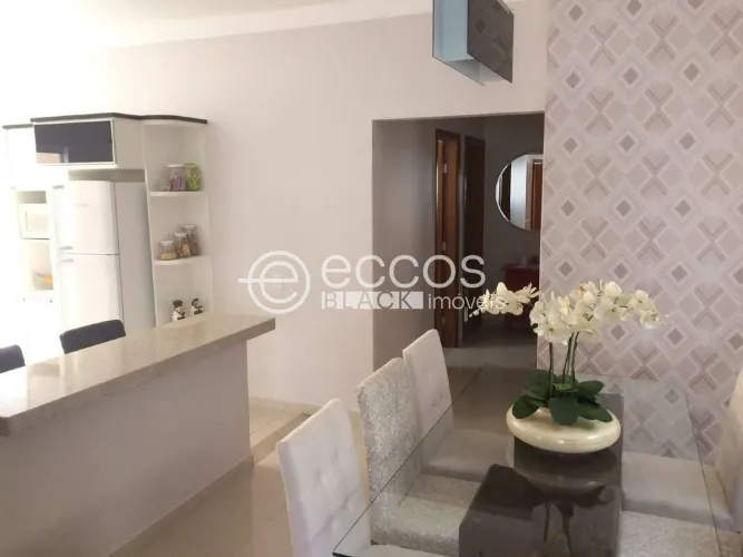 Casa para aluguel, 3 quartos, 1 suíte, 2 vagas, Jardim Botânico - Uberlândia/MG