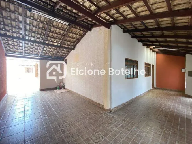 Casa para aluguel, 5 quartos, 1 suíte, 2 vagas, PACAEMBU - Uberlândia/MG