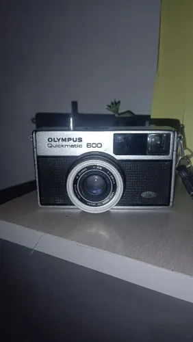 Câmera analógica Queckamatic 600