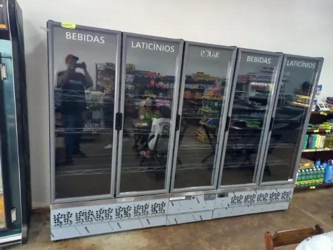 EXPOSITOR 5 PORTAS POLAR BEBIDAS E LATICIONIOS