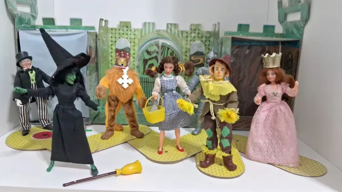 Raro Playset Cidade das Esmeraldas + Lote Bonecos Mego 1974 - O Mágico de Oz