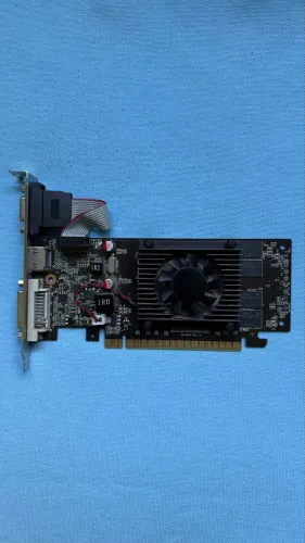 Placa de Vídeo EVGA GeForce GT 210 1GB DDR3 HDMI DVI VGA - Funcionando