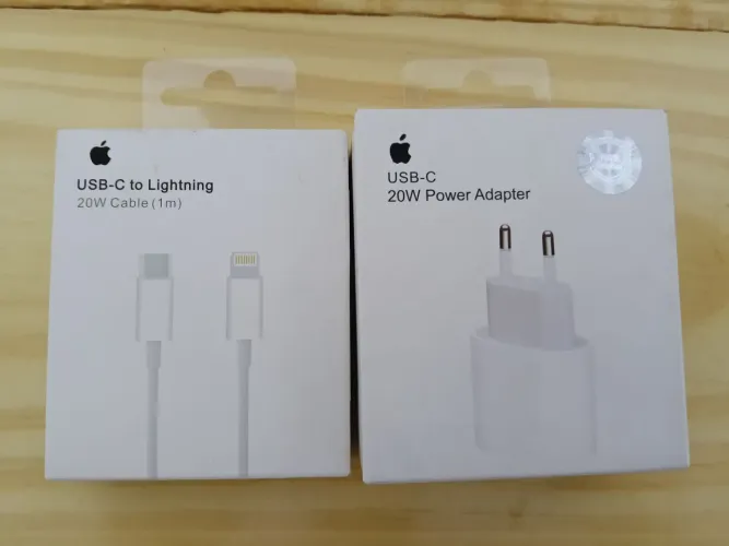 Vende-se carregador de iPhone original observação SO VENDA NÃO FAÇO TROCA
