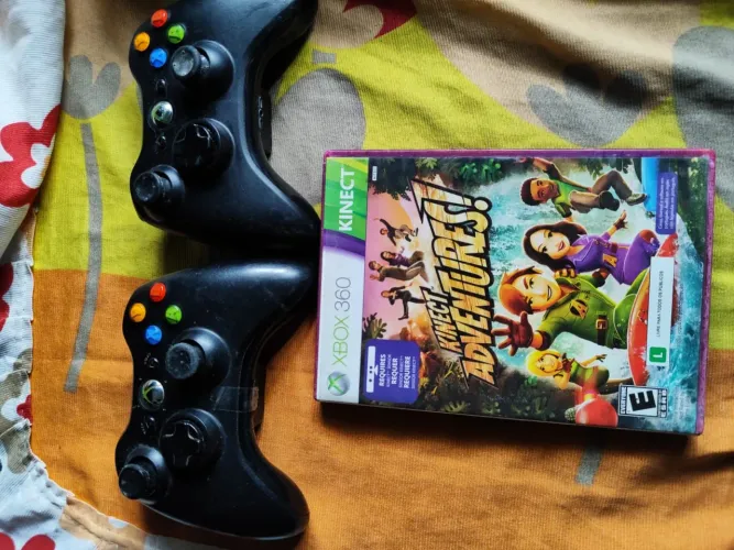 Controles e jogo Xbox 360.