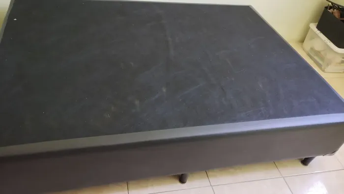 Base cama box Casal super conservada.