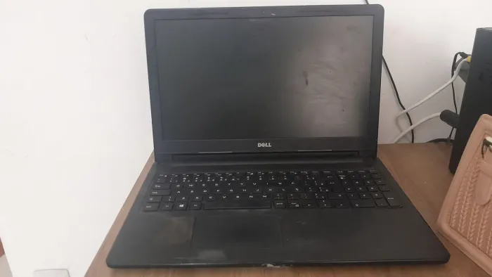 Computador usado com defeito na tela