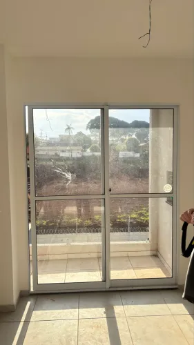 Porta vidro 1.70 de largura por 1.90 altura