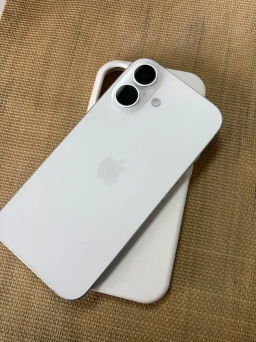 iPhone 16