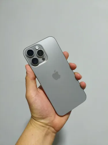 iPhone 16 pro Max 256gb Bateria 88% único dono , sem caixa , curioso não enche o saco 