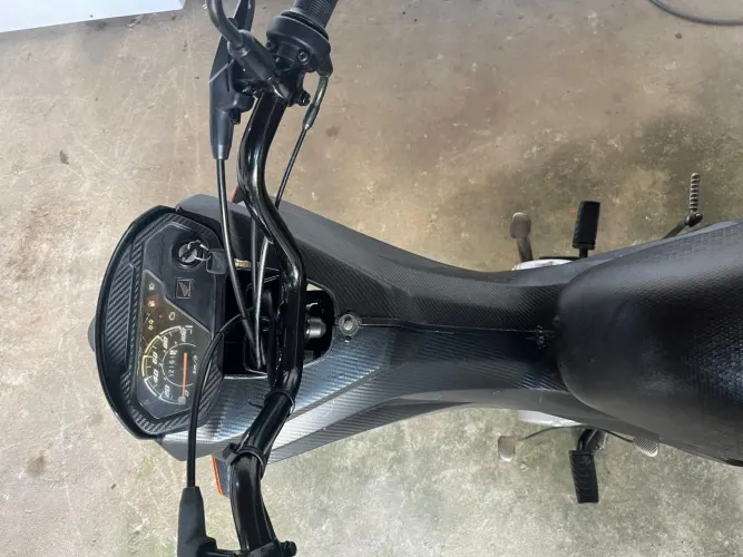Moto de qualidade. Só vendo !
