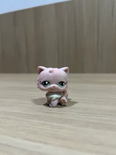 Littlest pet shop Persa sentado