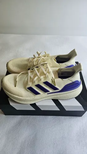 Tênis Adidas Ultraboost 5 tamanho 42 NOVO NA CAIXA