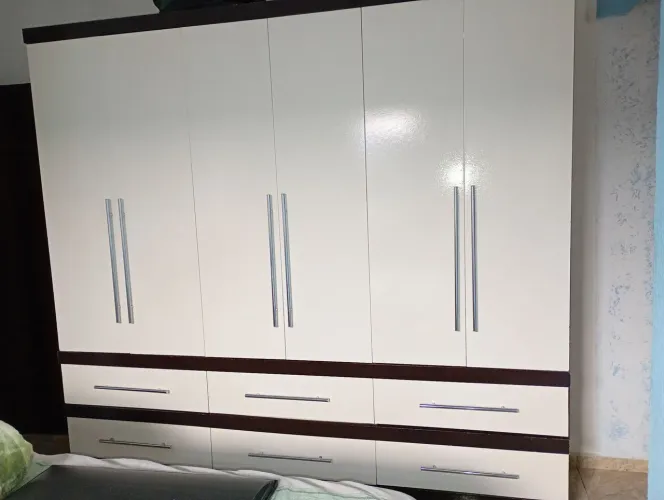 Guarda roupa 6 portas e6 gavetas,mesa de jantar 4 cadeiras,rack e tv 40 pol