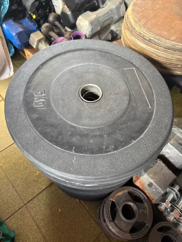 Anilha Olímpica Bumper Preta de 5kg usada 