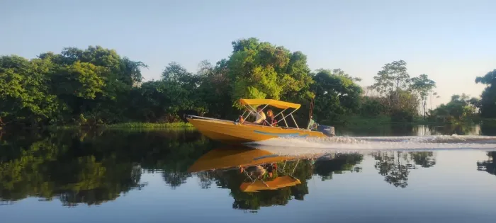 Lancha Amarela 40 HP 2tp Yamaha