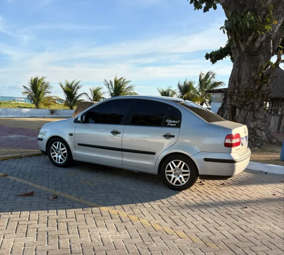 Volkswagen Polo Sedan 1.6 MI 101cv 8V 4P 2005