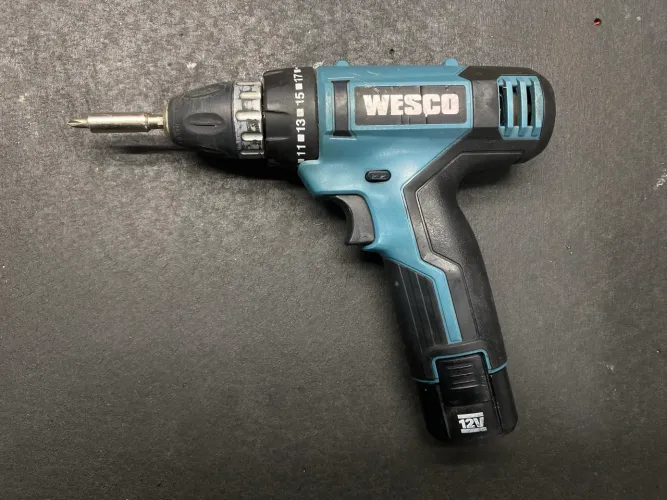 Parafusadeira Wesco bateria recarregavel 