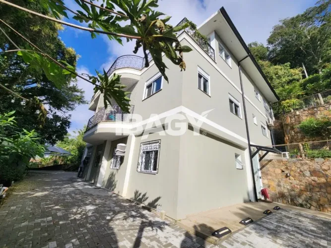 Excelente Apartamento 2 dormitório(s) em Armação do Pântano do Sul - Florianópolis