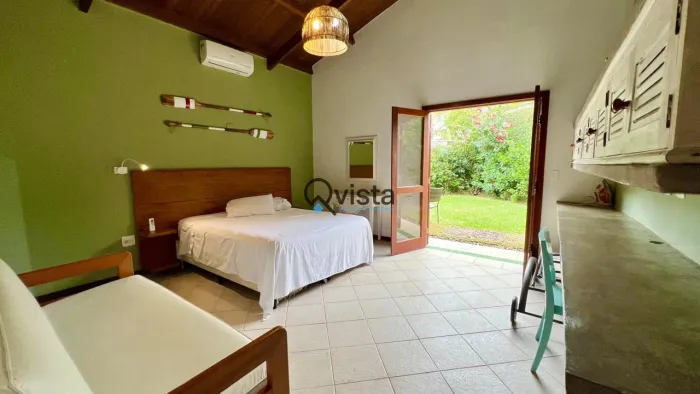 Linda casa térrea em condomínio fechado - Praia do Pernambuco - Guarujá, SP por 1