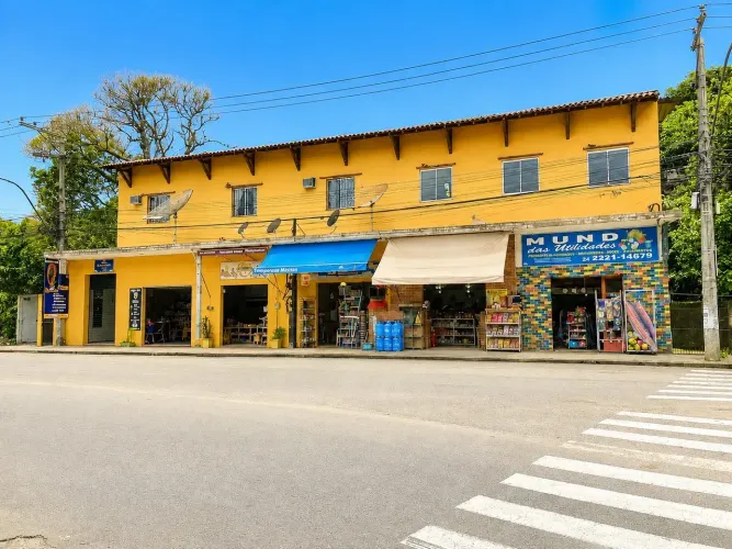 Prédio com terreno de 958m², à venda em Nogueira, Petrópolis/RJ