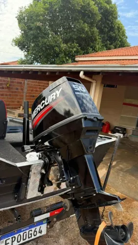 Barco semi chata Canautica