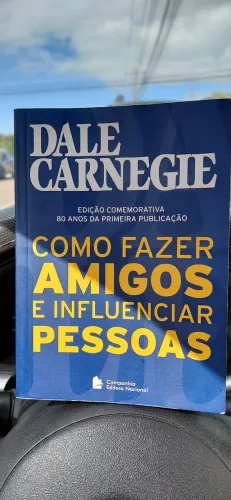 Livro comemorativo Como Fazer Amigos e Influenciar pessoas