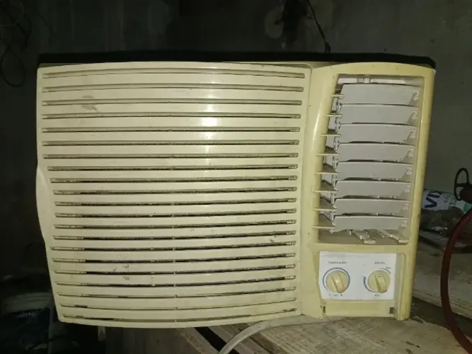 Ar condicionado 7500BTU vem q tem desenrolo