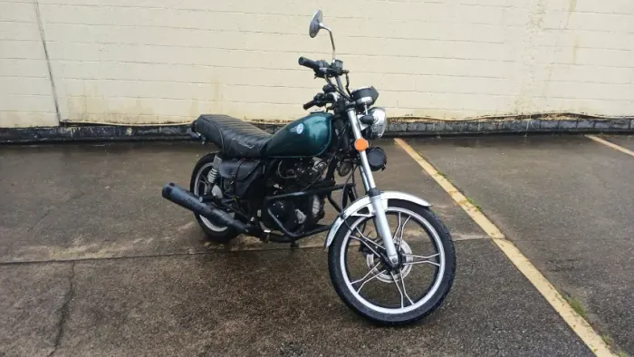 Suzuki Intruder 125 Custom Verde-Floresta