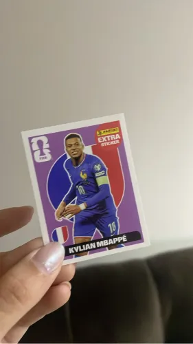 Figurinha legend roxa mbappe