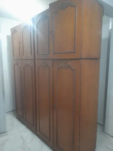 DOAÇÃO Armário de madeira antigo 4 portas