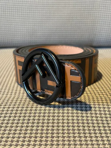 FENDI CINTO COURO