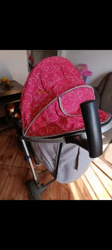 Carrinho de bebê usado poucas vezes em bom estado 