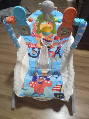 Vendo cadeirinha de balanço, para bebê. 