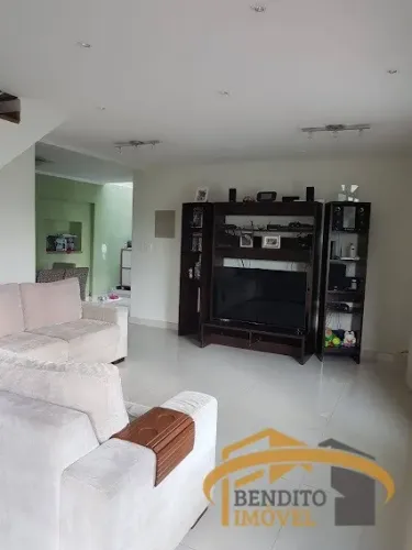 Sobrado Pestana, Osasco, 4 dorm., sendo 3 suítes, quintal com churrasqueira, 3 vagas de ga