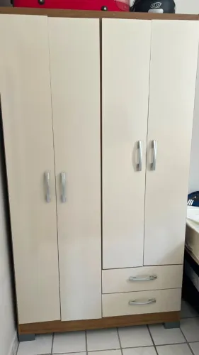 Guarda-roupas de solteiro