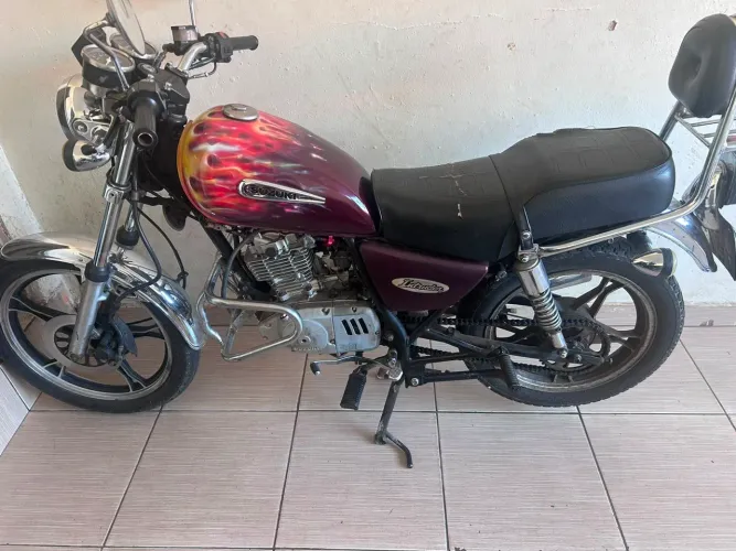Moto Suzuki intruder 125