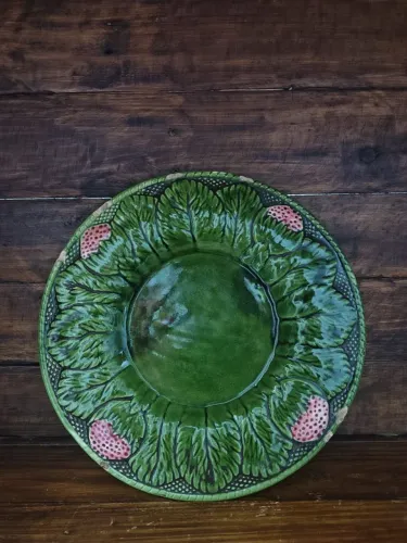 Prato Decorativo Pintada e Vitrificada No Cor Verde com pequena avaria 